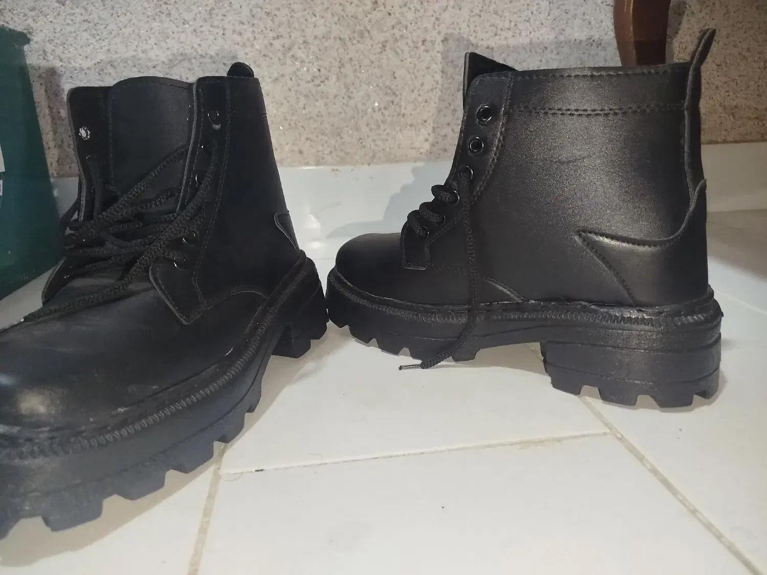 کفش|کیف، کفش، کمربند|دهدشت, |دیوار