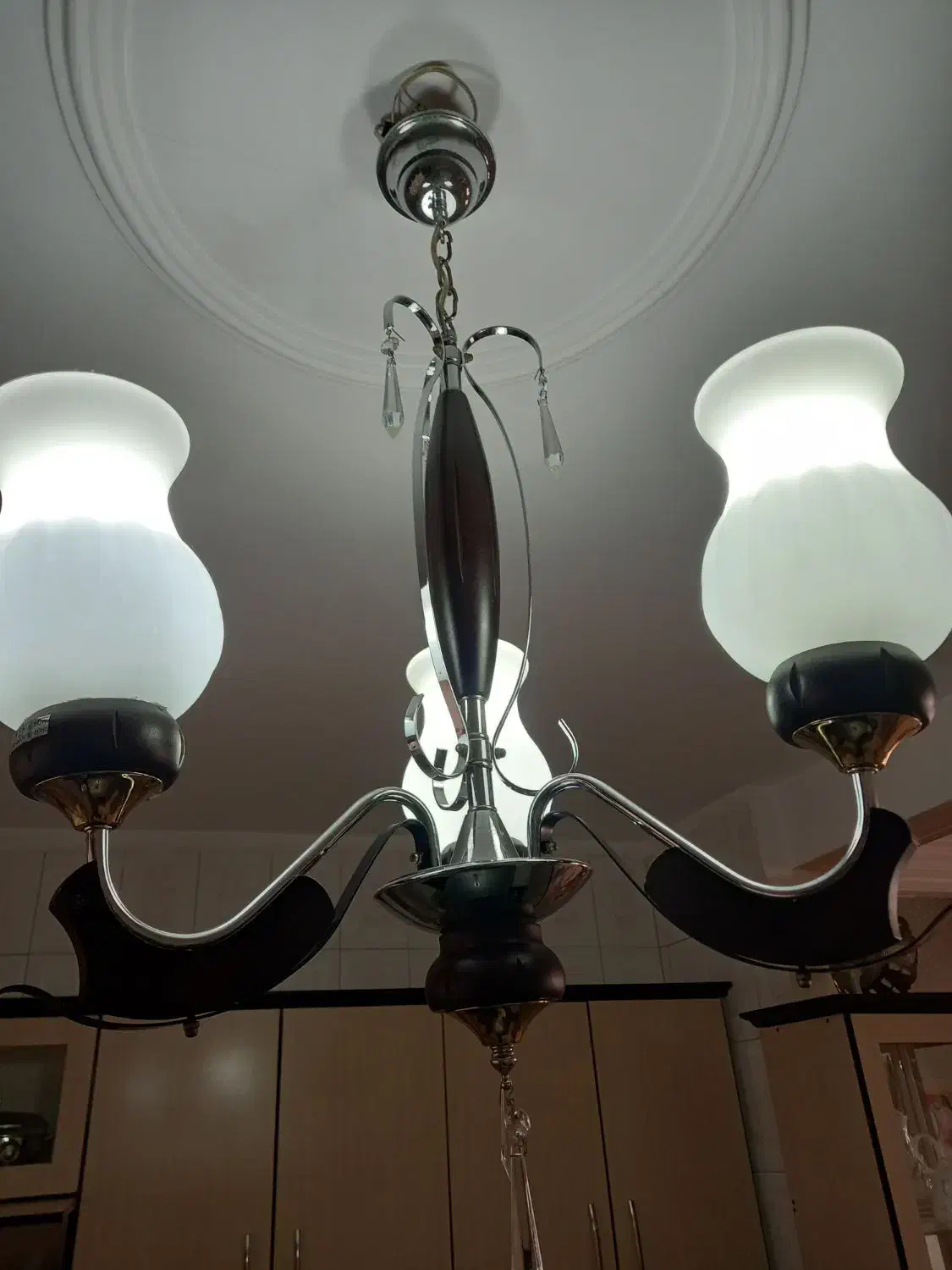 لوستر|لوستر و چراغ آویز|اسلام‌شهر, شهرک قائمیه|دیوار