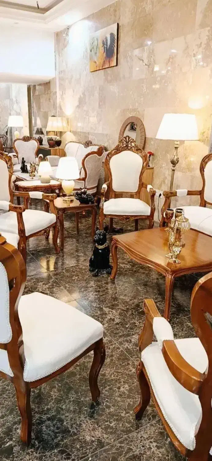 مبل نیو کلاسیک به دلیل تغییر شغل نصف قیمت|مبلمان خانگی و میز عسلی|رامسر, |دیوار