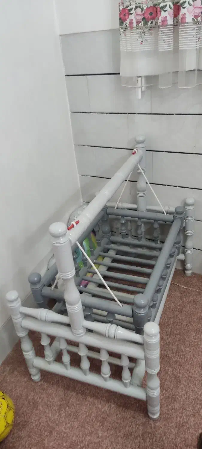 گهواره نوزاد|تخت و صندلی بچه|مبارکه, |دیوار