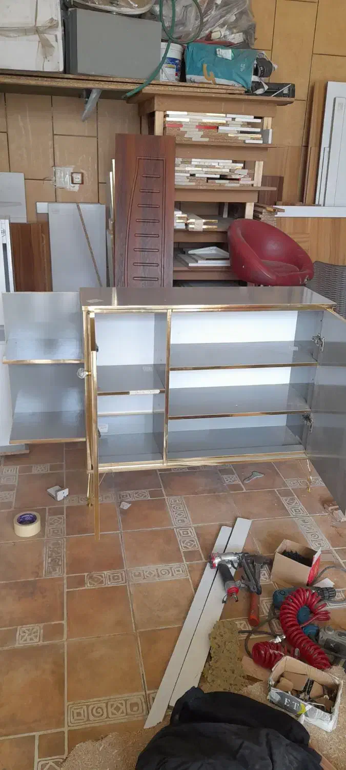 نیرو خانم جهت فروشندگی و کارگاه ام دی اف|استخدام بازاریابی و فروش|فولادشهر, A6|دیوار