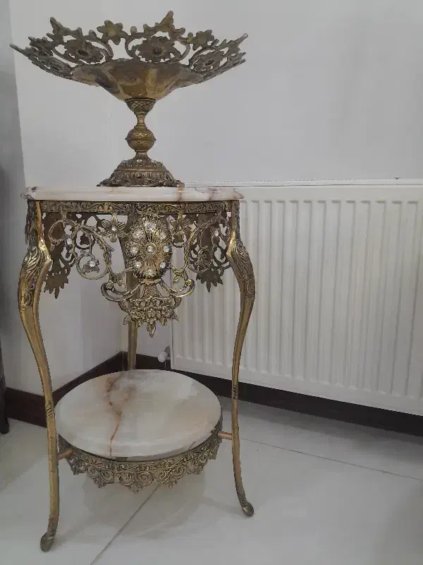 میز برنز قیمت ۵.۰۰۰.۰۰۰میلیون|مبلمان خانگی و میز عسلی|فردیس, فردیس|دیوار