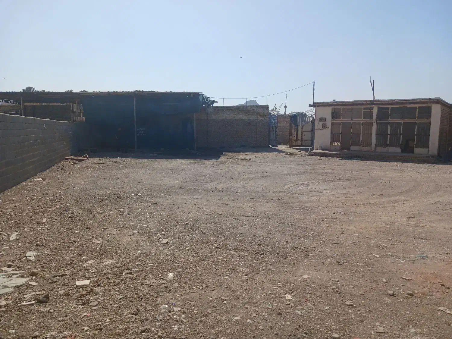 اجاره انبار و چهاردیواری و کارگاه براتوبان فرودگاه|اجارهٔ دفتر صنعتی، کشاورزی، تجاری|اصفهان, قهجاورستان|دیوار