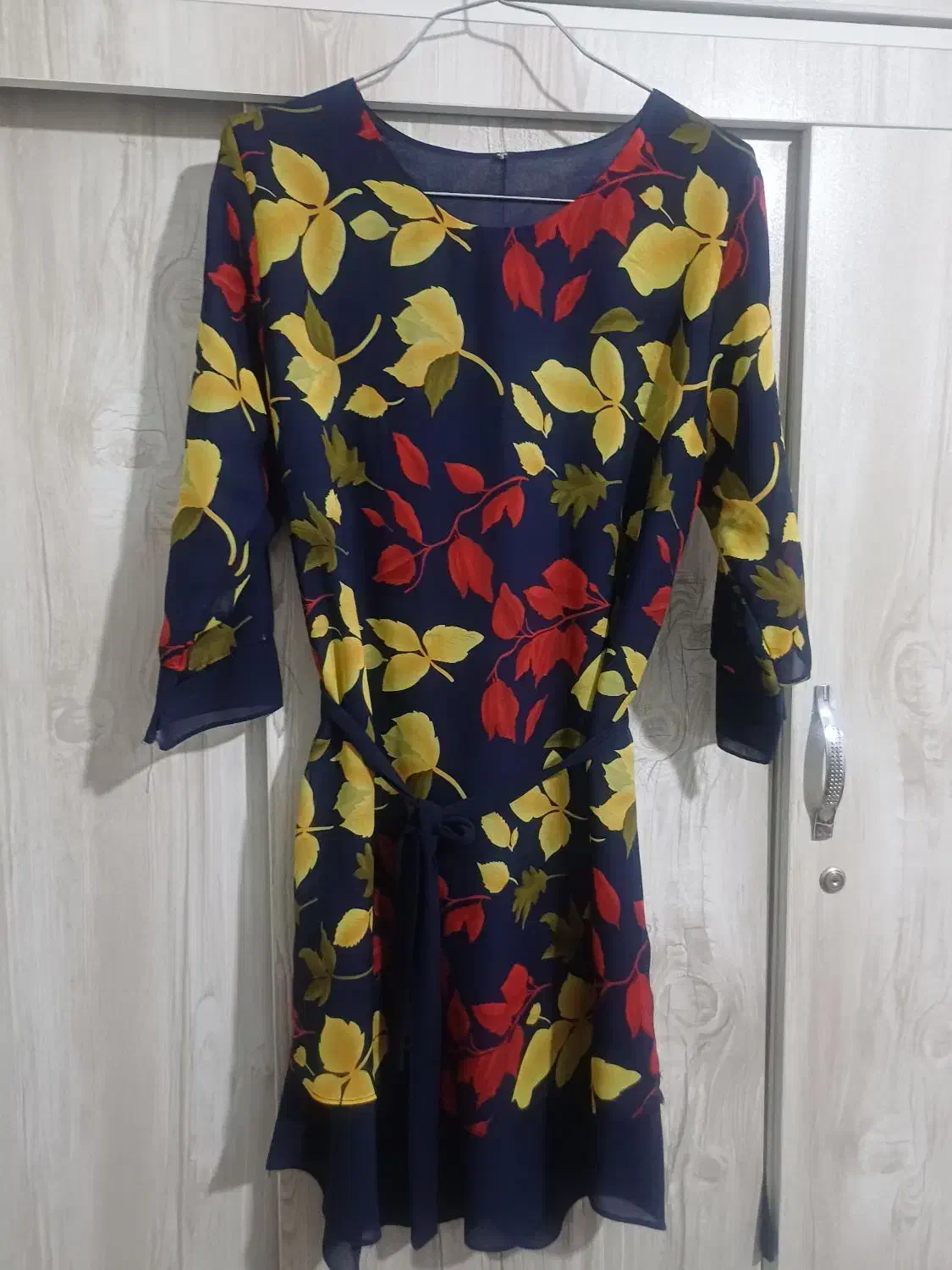 جنس عالی  نو نو. باقیمت.  پایین|لباس|الوند, |دیوار