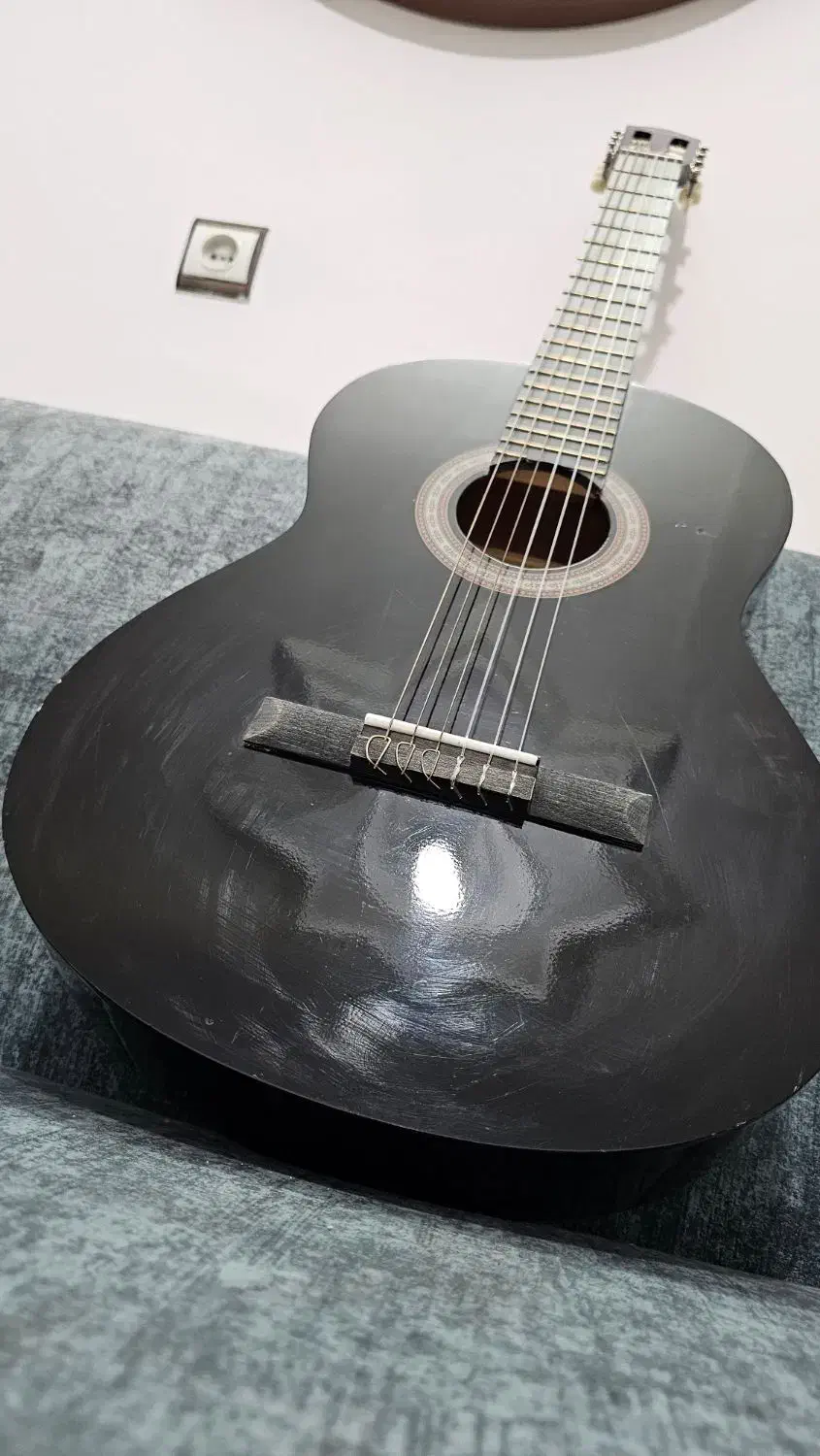 گیتار فندر تمام مشخصات با ترجمه داخل عکس|گیتار، بیس، امپلیفایر|نیشابور, فردوسی جنوبی|دیوار