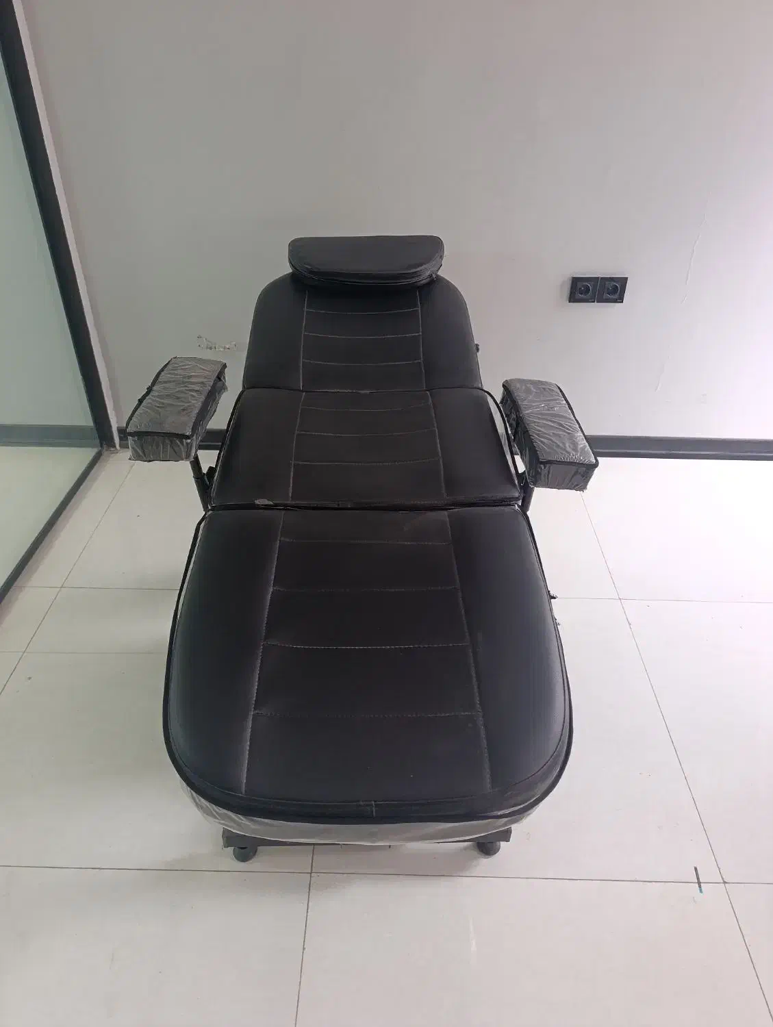 تخت مژه|آرایشگاه و سالن‌های زیبایی|مشهد, هنرستان|دیوار