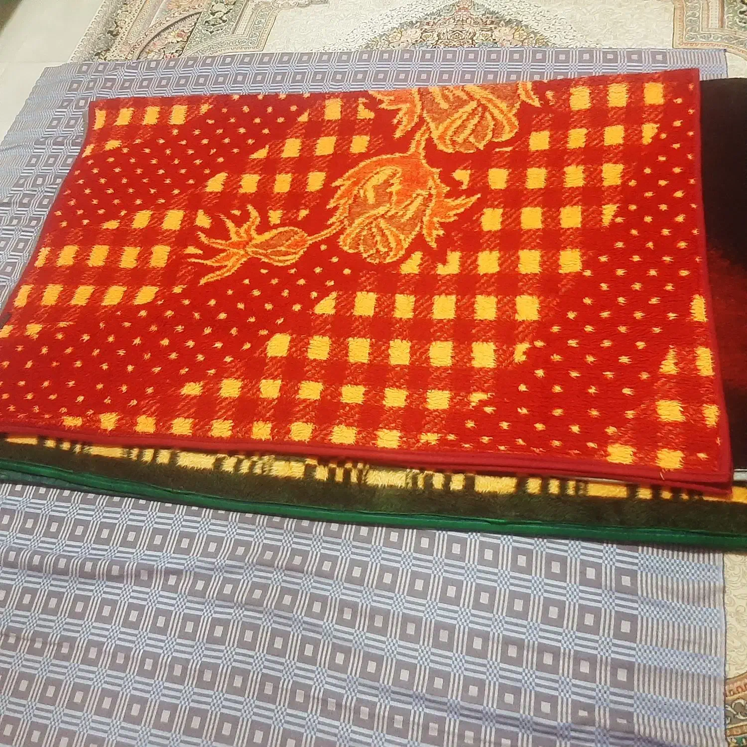 ۶ عدد پتو  در حد نو|رختخواب، بالش، پتو|رشت, حسین آباد|دیوار