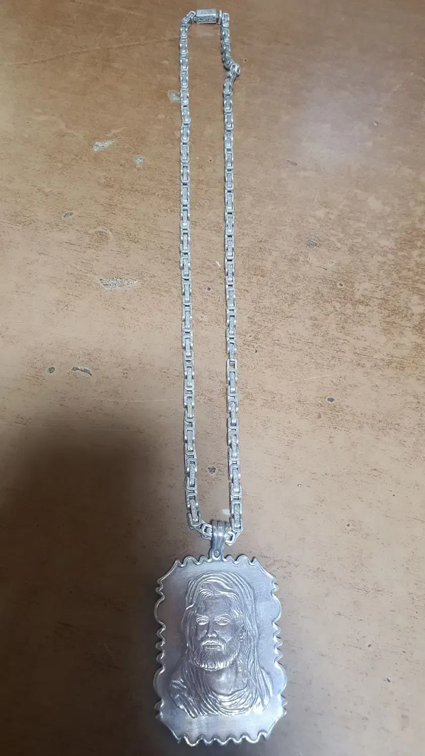 زنجیر و شمایل نقره دست ساز|جواهرات|تهران, قیام|دیوار