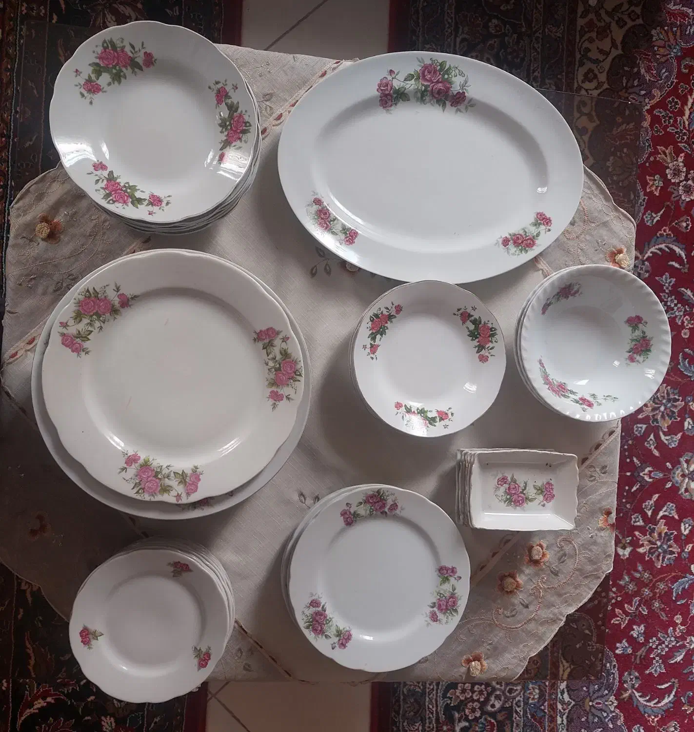 سرویس گل سرخی|ظروف سرو و پذیرایی|کرج, ساسانی (قلمستان)|دیوار