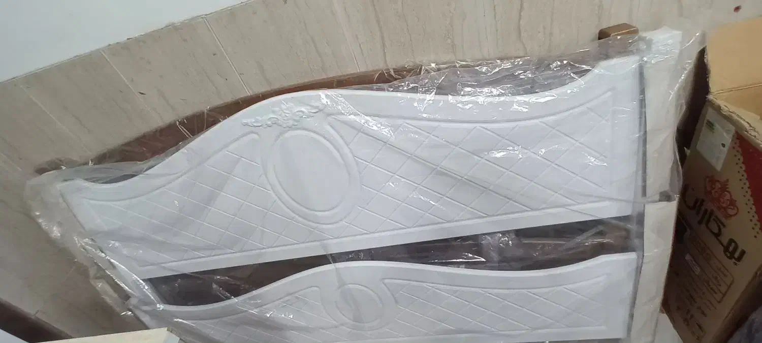 تخت دونفره سفید نو اکبند|تخت و سرویس خواب|سلمانشهر, |دیوار