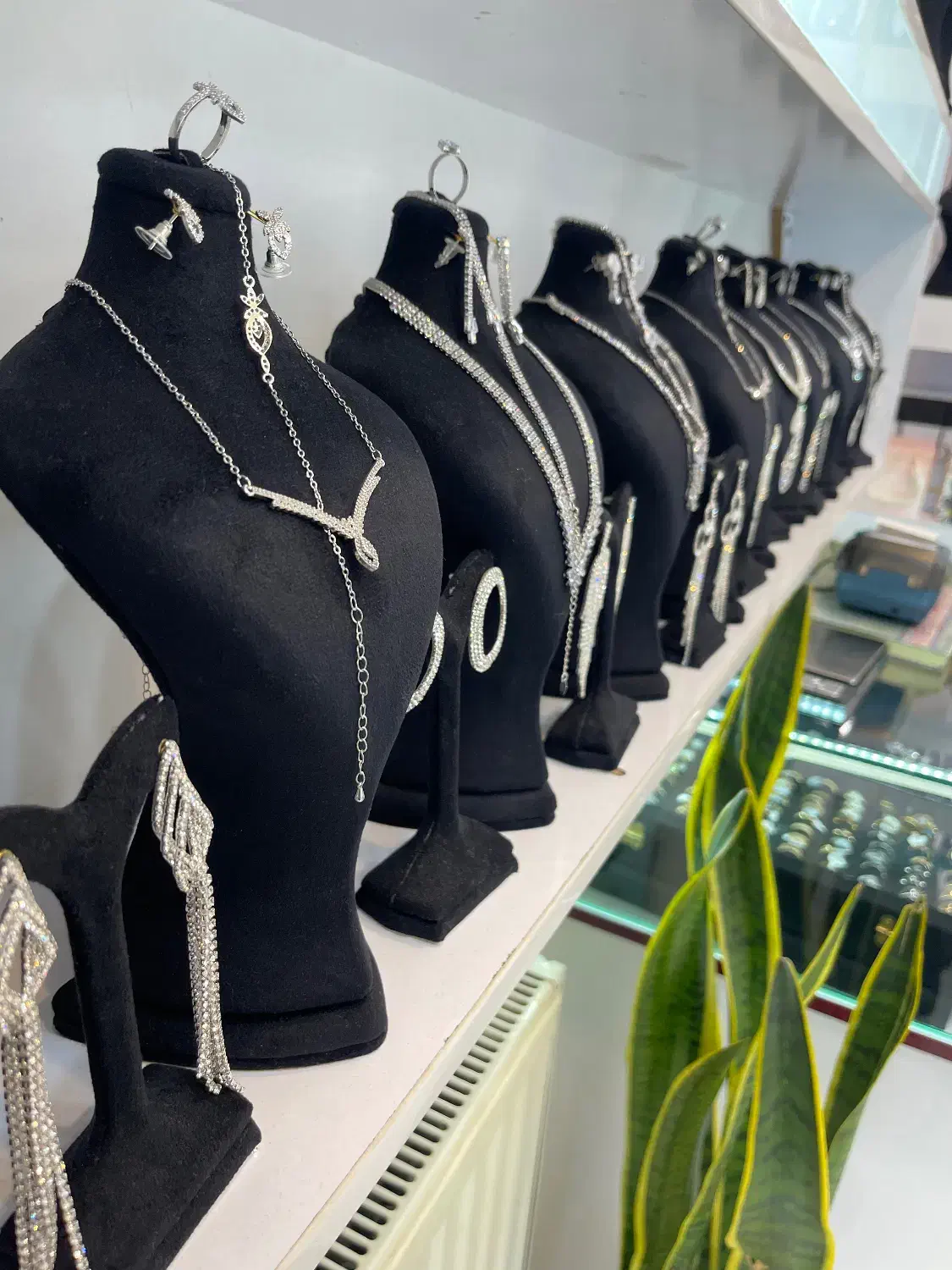 واگذاری با تمام اجناس|اجارهٔ مغازه و غرفه|الیگودرز, |دیوار