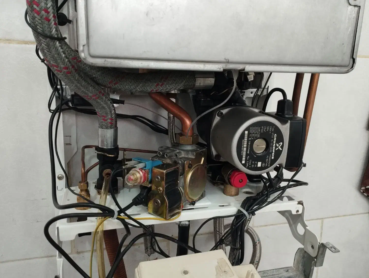 پکیج سالم و تمیز بوتان کالدا ونزیا ۲۴۰۰۰|آبگرمکن، پکیج، شوفاژ|مرند, |دیوار