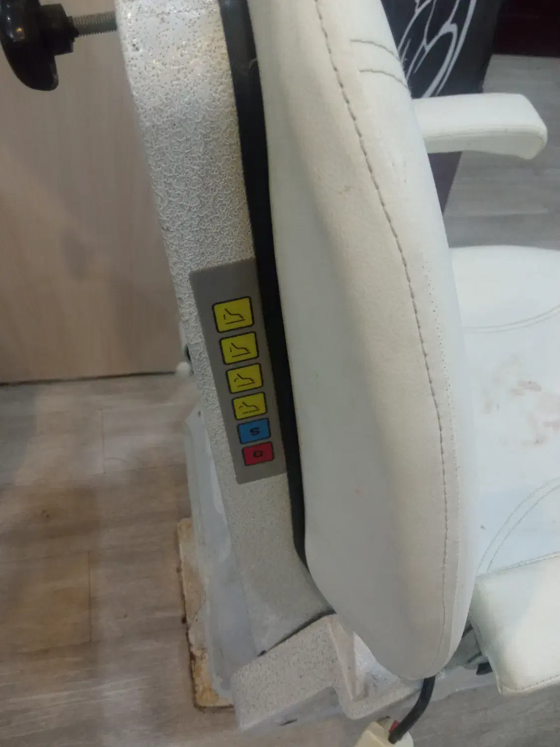 فروش صندلی برقی در صومعه‌سرا|آرایشگاه و سالن‌های زیبایی|فومن, |دیوار