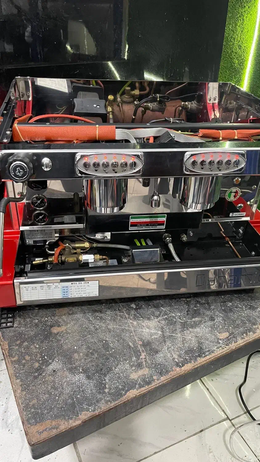 اگر یک اسپرسو ساز خوب میخوای بیا پیش ما|کافی‌شاپ و رستوران|مشهد, انقلاب|دیوار