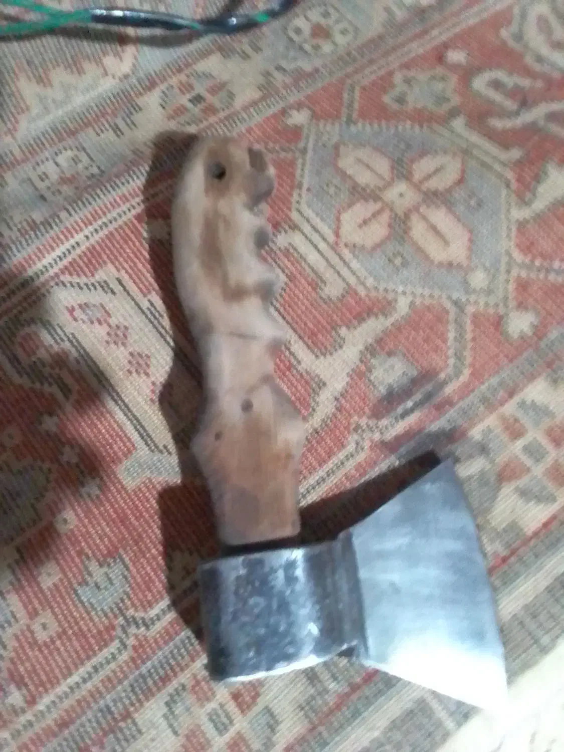 تبر. زین. کوجیک. قدیمی|کلکسیون اشیاء عتیقه|رشت, هلال احمر|دیوار