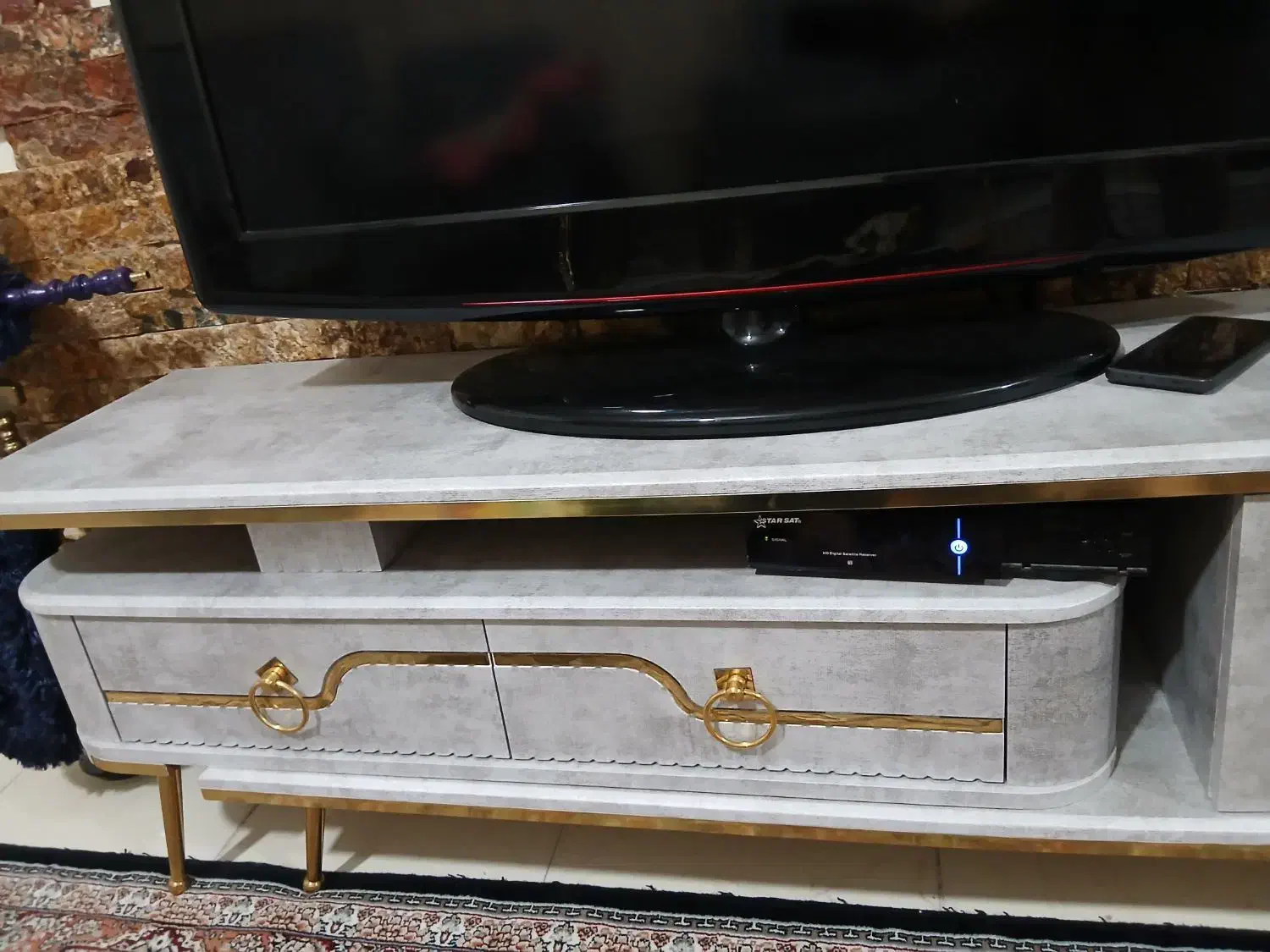 میز تلویزیون در حد نو|میز تلویزیون|بروجرد, |دیوار