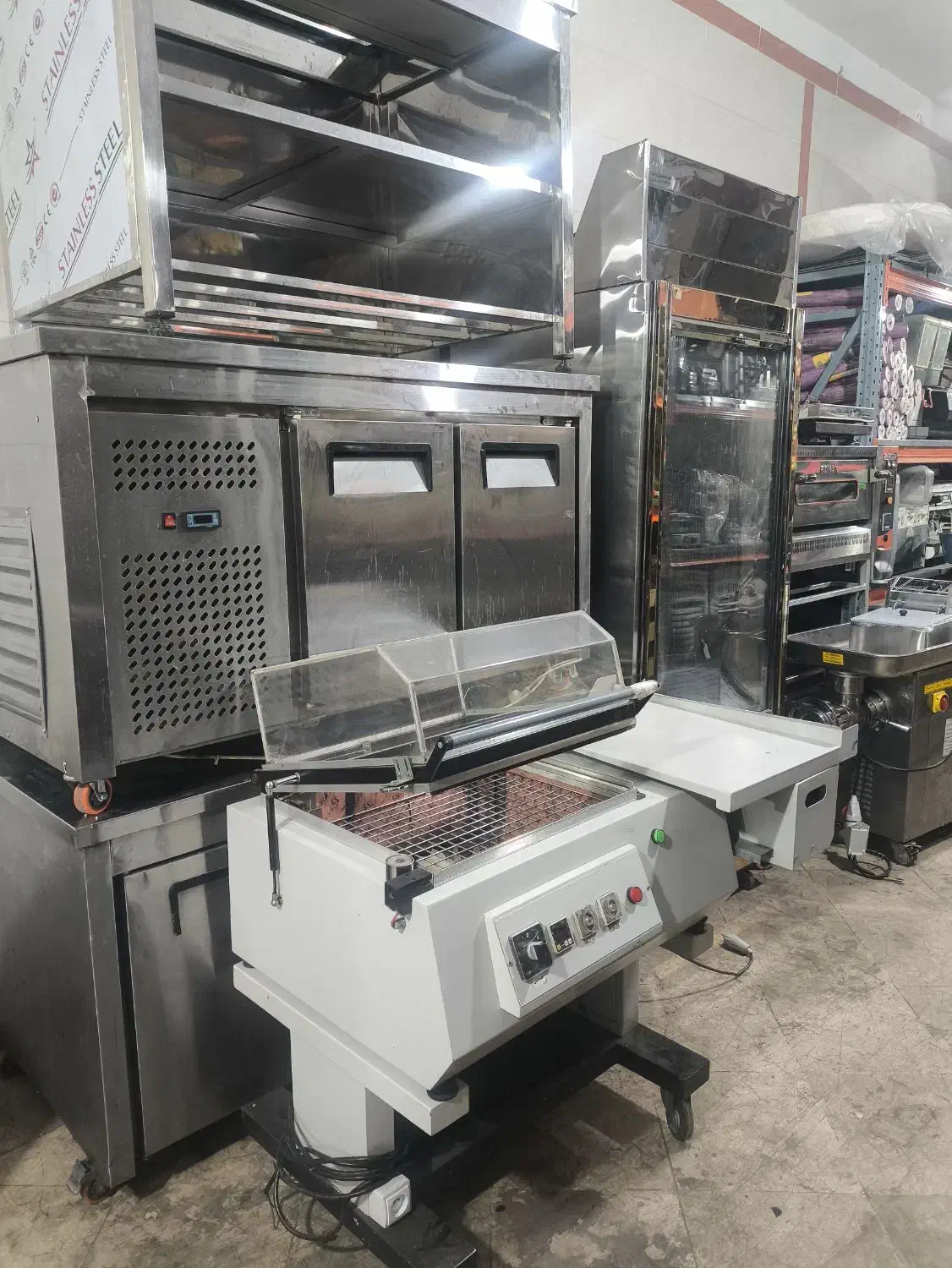 خریدار لوازم کافه فست فود رستوران بطور کلی و جزیی|کافی‌شاپ و رستوران|کرج, گلشهر|دیوار