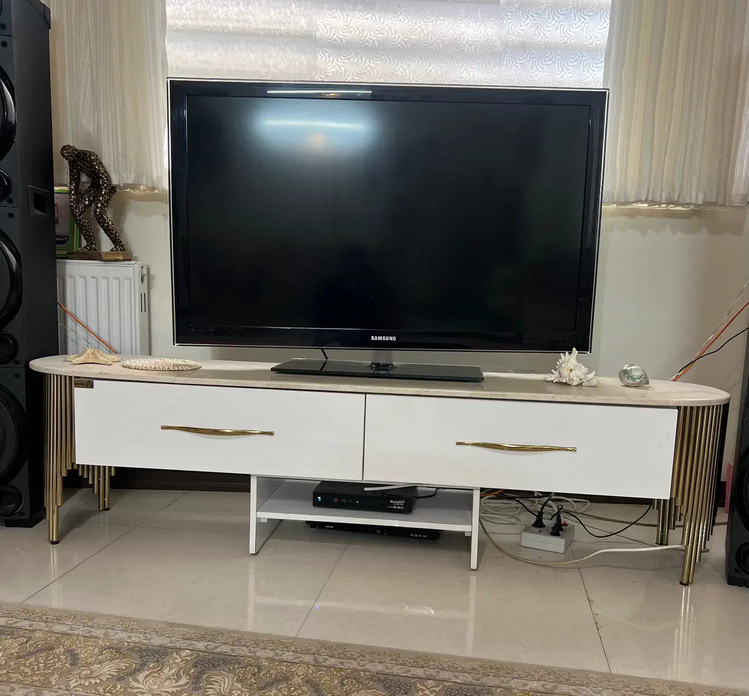 تلوزیون ۴۶ اینچ|تلویزیون و پروژکتور|شیراز, شهرک بهشتی|دیوار