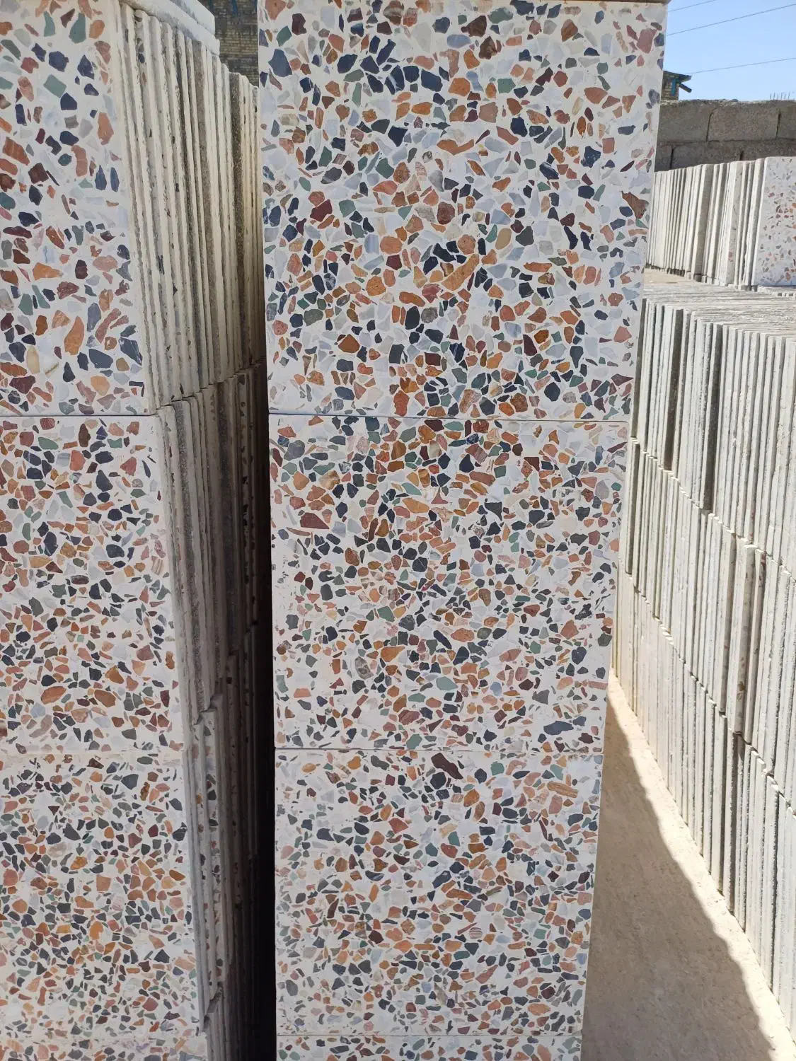 تولید و فروش عمده انواع موزائیک حیاط و پشت بام|مصالح و تجهیزات ساختمان|اهواز, عین ۲|دیوار