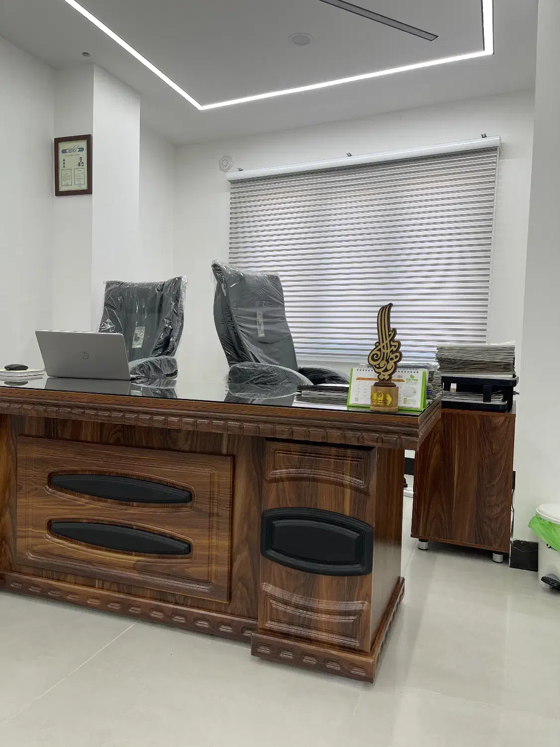 استخدام یک منشی خانم «مجرد»در دفتر وکالت|استخدام اداری و مدیریت|بانه, |دیوار