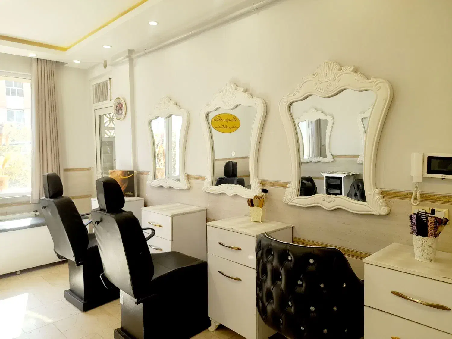 کلیه وسایل کامل سالن  زیبایی بفروش میرسد|آرایشگاه و سالن‌های زیبایی|سنندج, |دیوار