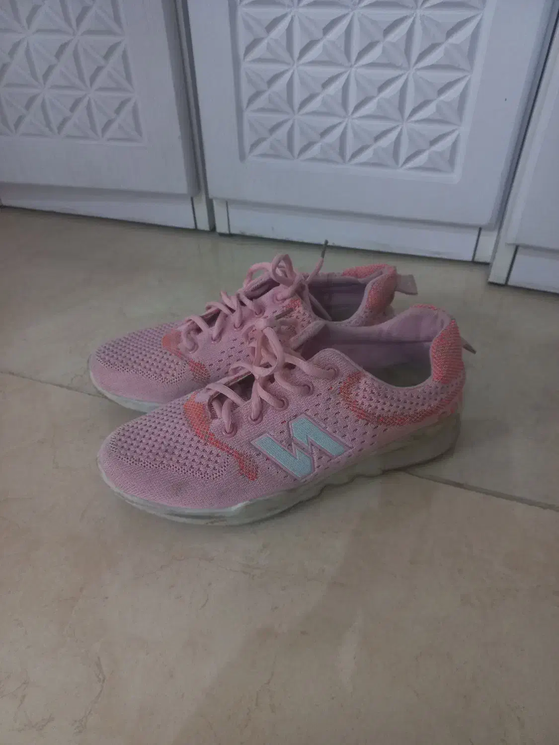 کفش اسپورت|کیف، کفش، کمربند|جهرم, |دیوار