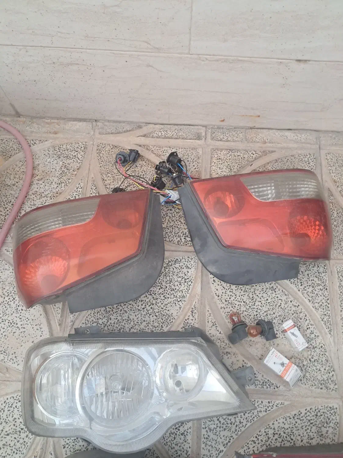 تعدادی چراغ پراید ۱۳۲ و ۱۳۱ عقب و جلو|قطعات یدکی و لوازم جانبی|قرچک, زیبا شهر|دیوار