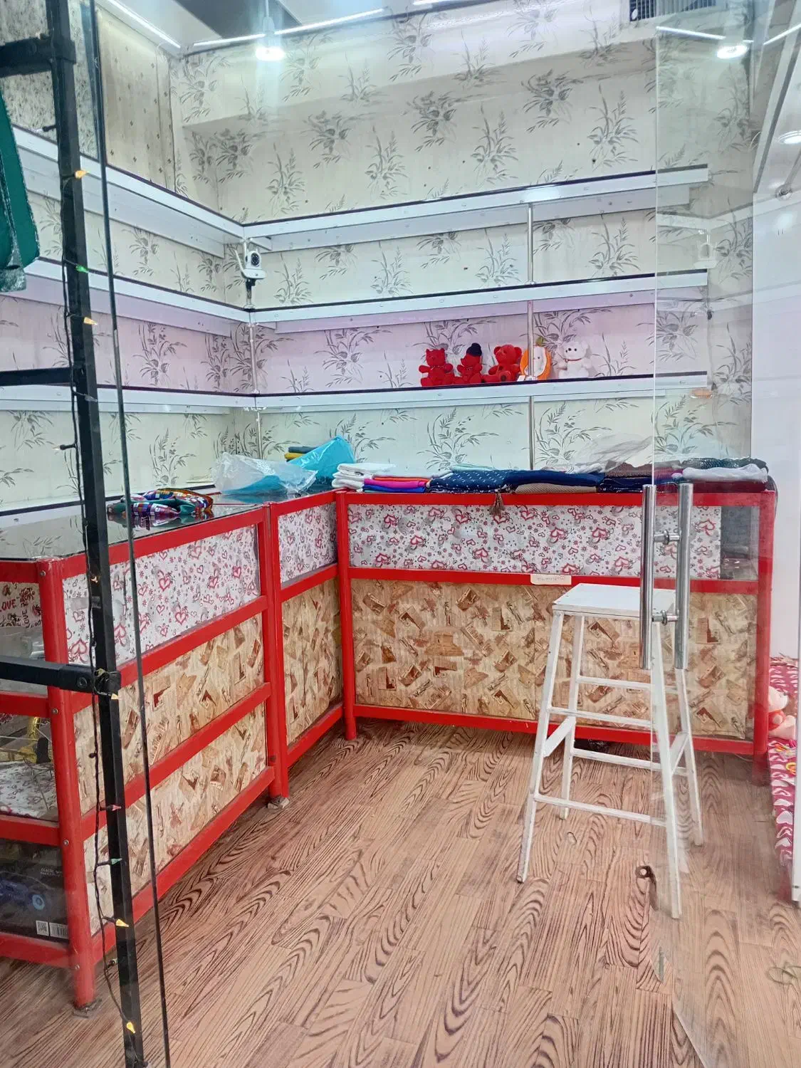 قفسه و ویترین|فروشگاه و مغازه|دورود, |دیوار