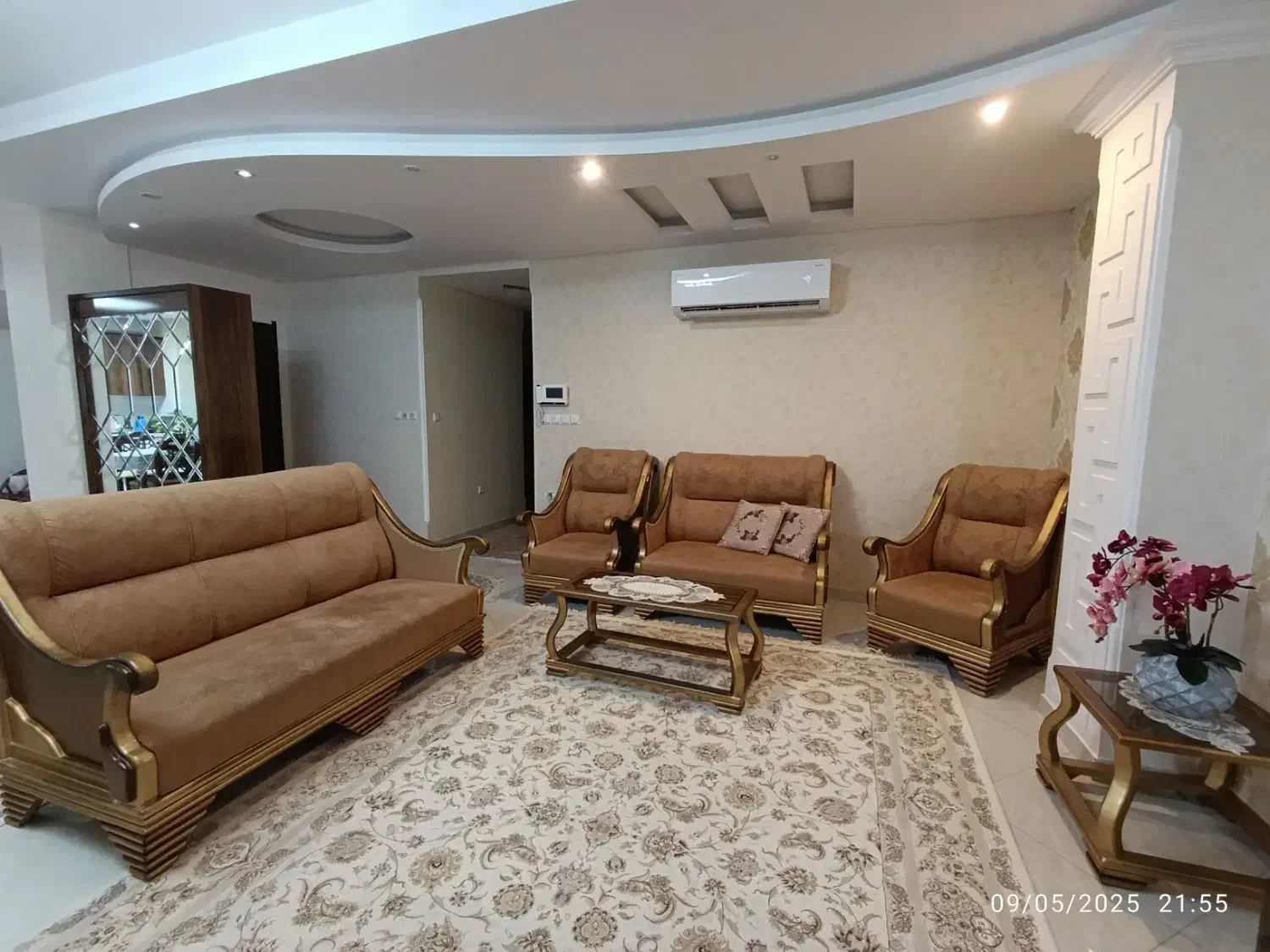 مبل هفت نفره کاملا سالم|مبلمان خانگی و میز عسلی|رشت, معلم|دیوار