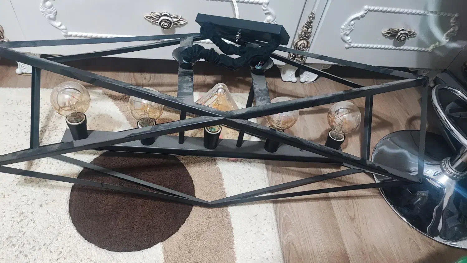 تعداد دو عدد لوستر شیک و یک عدد دیواری مکعبی|لوستر و چراغ آویز|فردیس, قریشی|دیوار