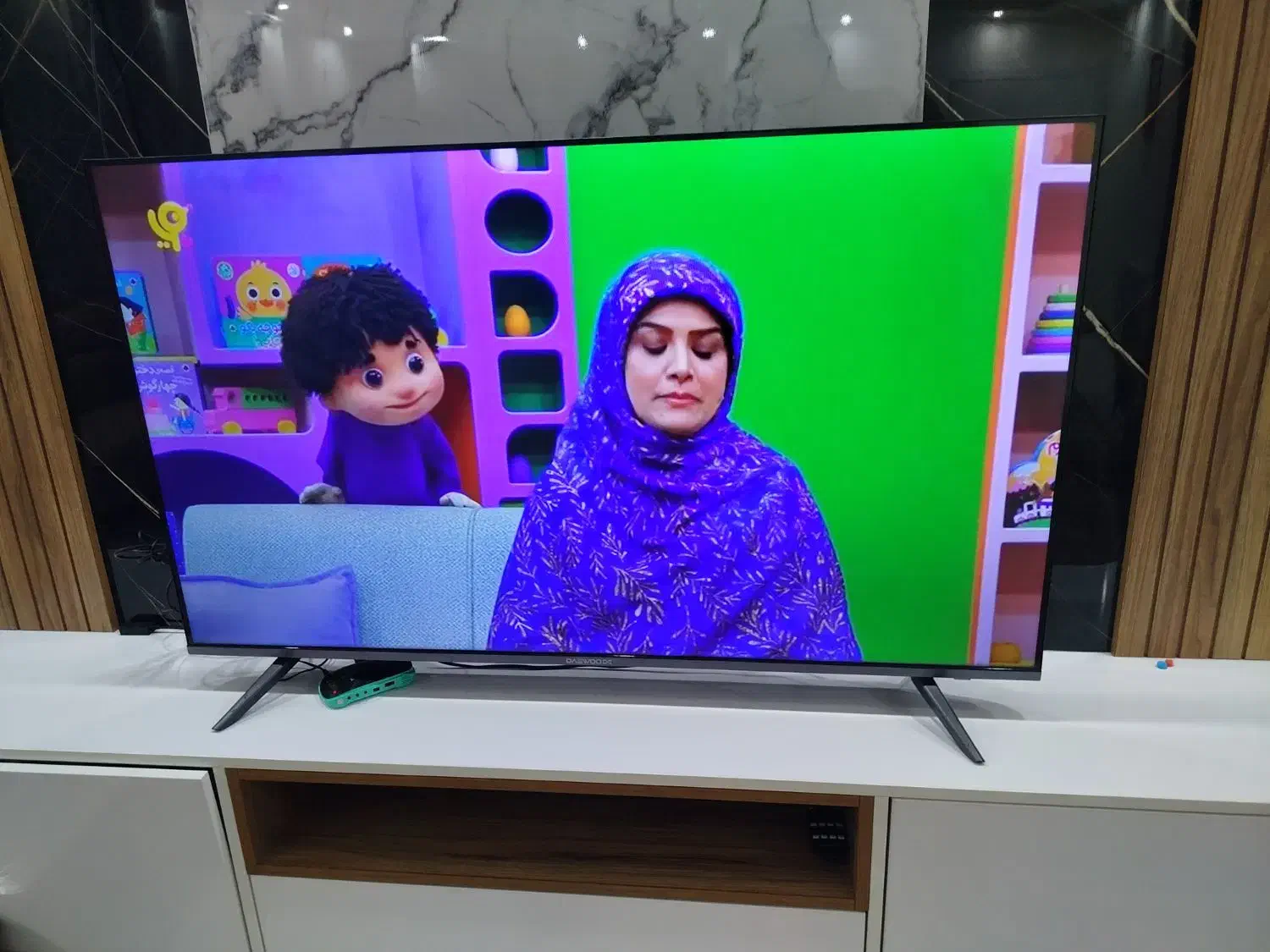 تلویزیون|تلویزیون و پروژکتور|قروه, |دیوار