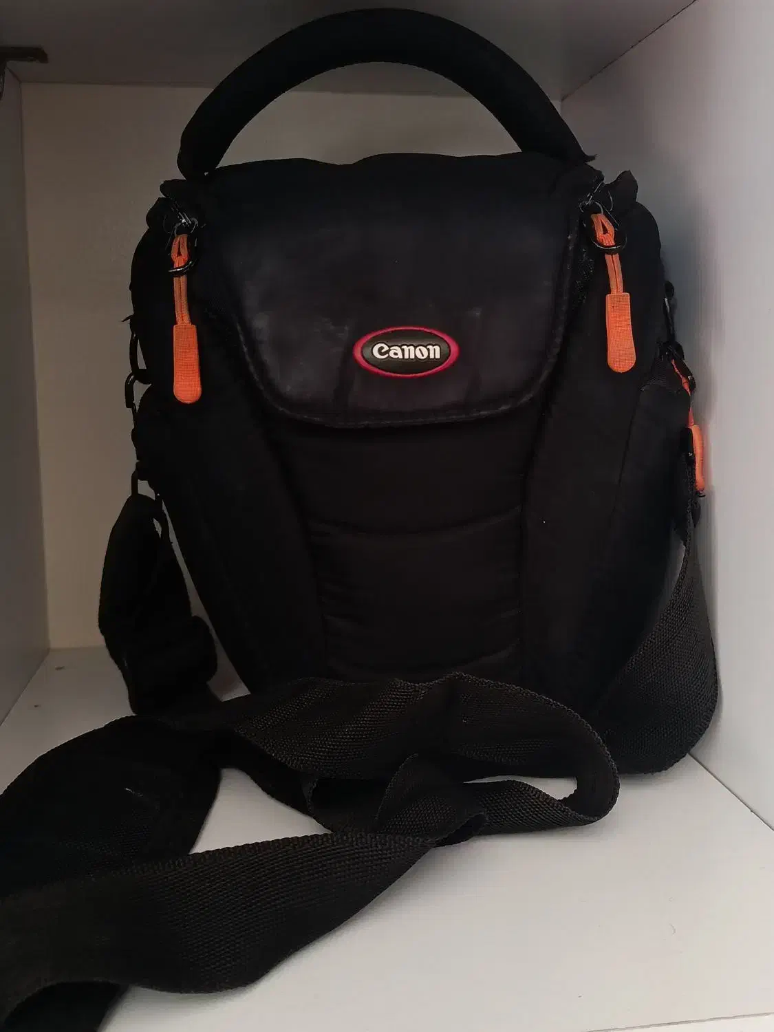 دوربین عکاسی ۲۰۰۰dکنون در حد نو|دوربین عکاسی و فیلم‌برداری|آباده, |دیوار