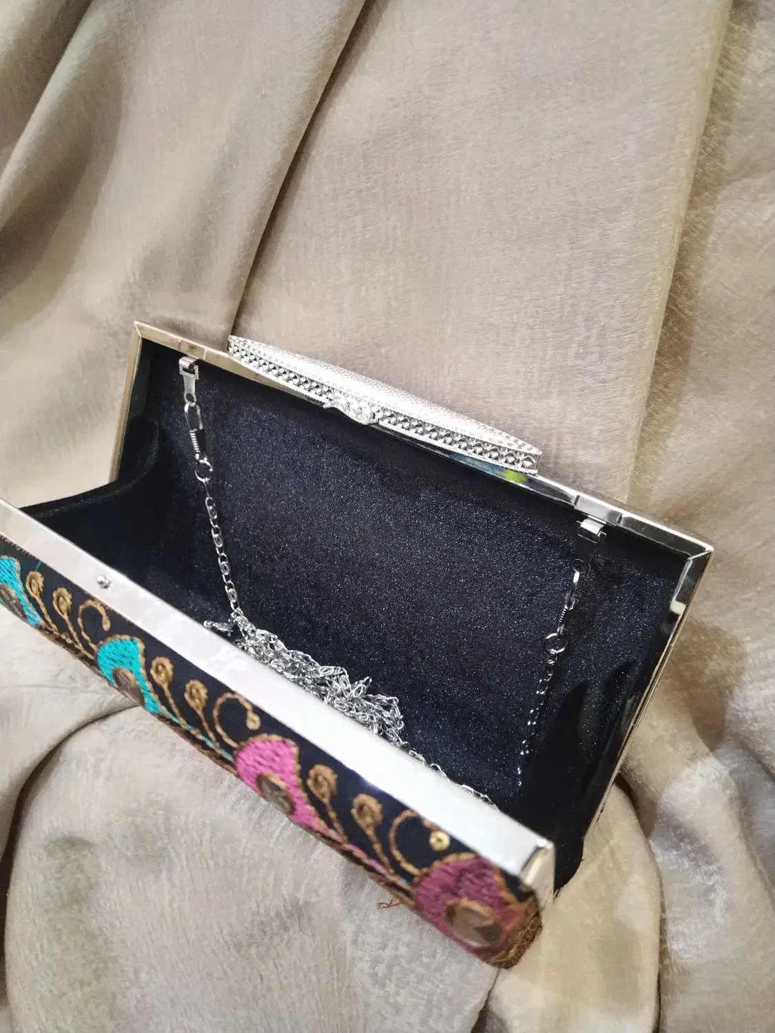 کیف مجلسی|کیف، کفش، کمربند|اهواز, کوروش|دیوار