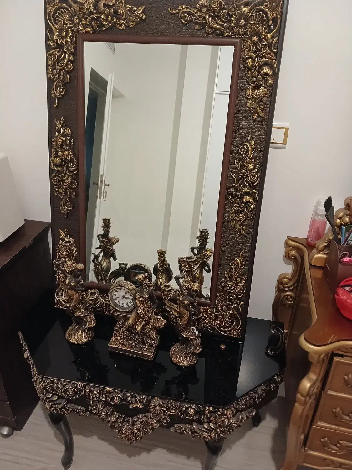 آینه و شمعدان|بوفه، ویترین، کنسول|اصفهان, فرهنگیان|دیوار