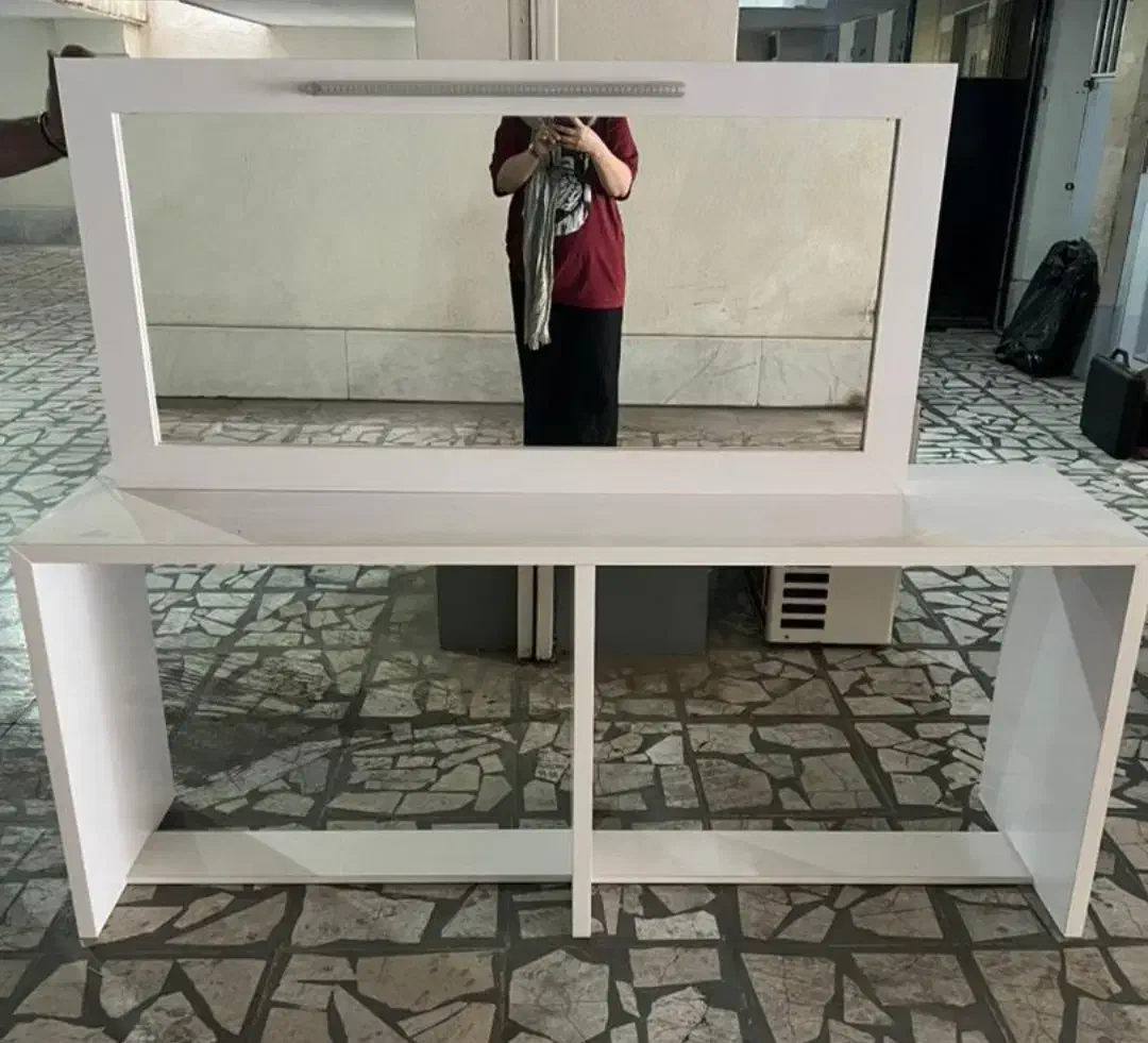 میز وآینه آرایشگاهی|آرایشگاه و سالنهای زیبایی|اهواز, کوروش|دیوار