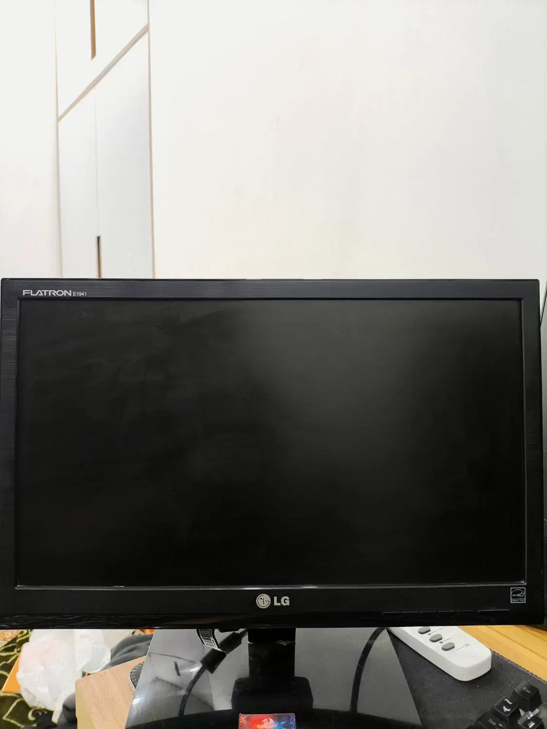 مانیتور LG در حد نو|قطعات و لوازم جانبی رایانه|قم, زنبیل آباد|دیوار