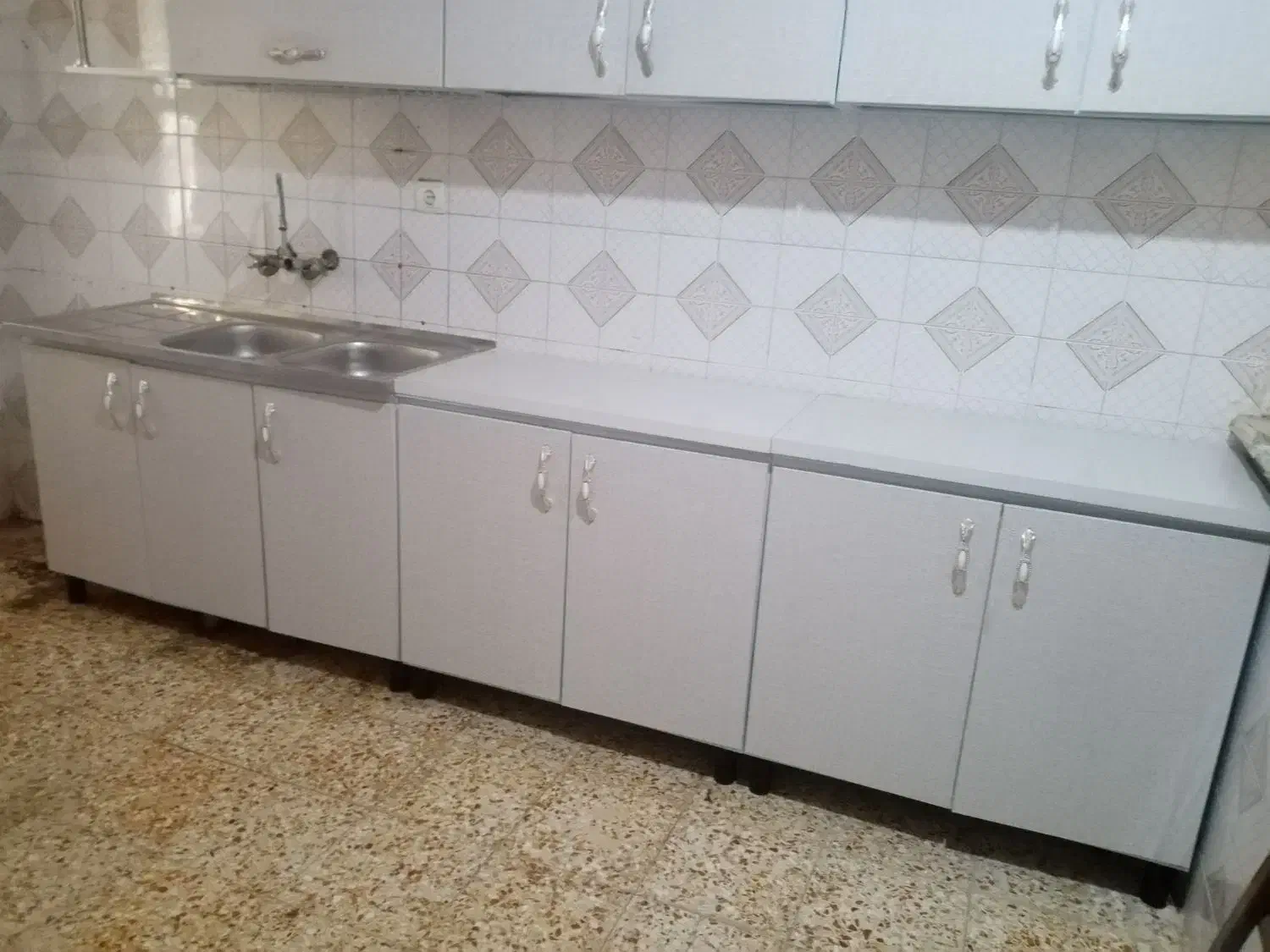 کابینت فلزی  درب ام دی اف تمیز در حد نو|مصالح و تجهیزات ساختمان|بندر ماهشهر, |دیوار