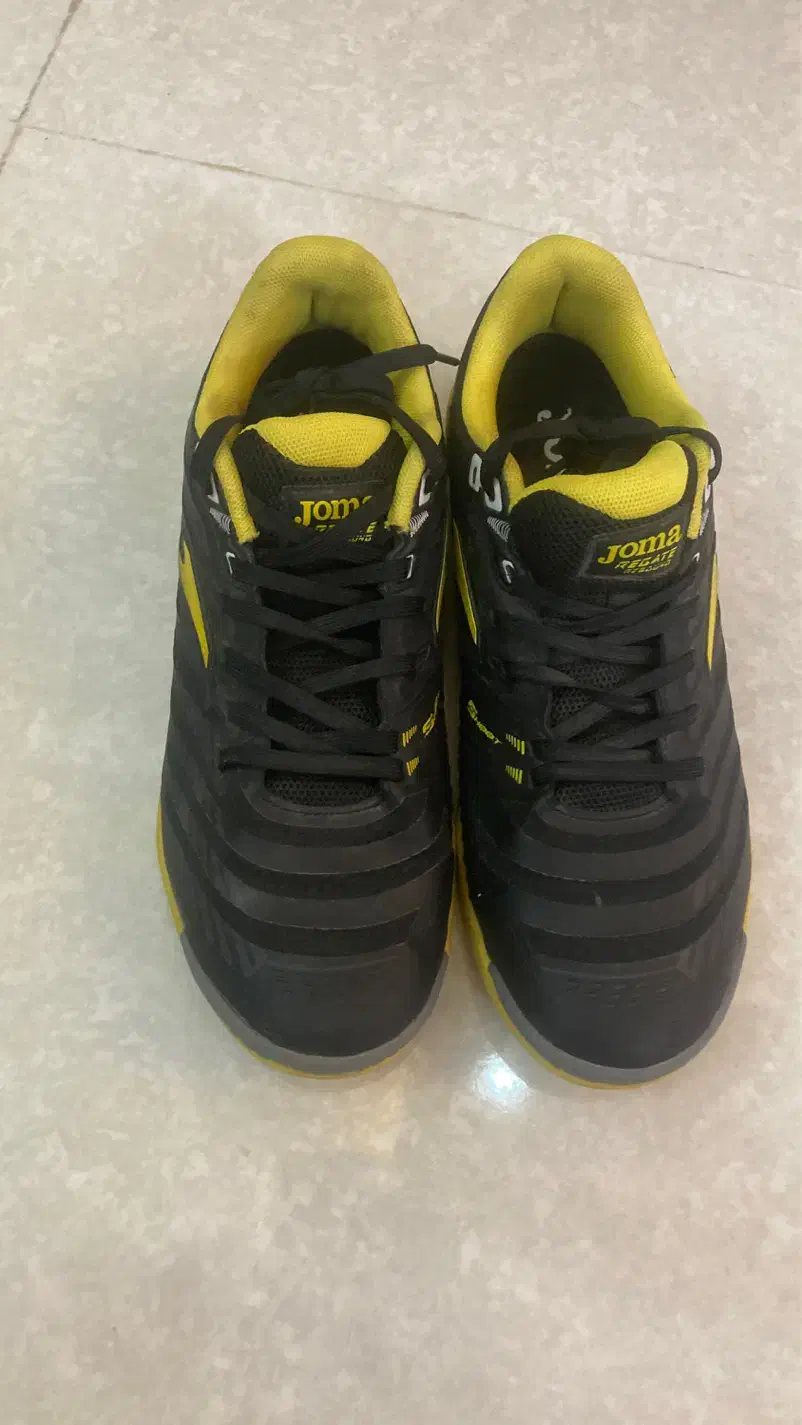 کفش سالنی فوتسال جوما|تجهیزات ورزشی|آبیک, |دیوار