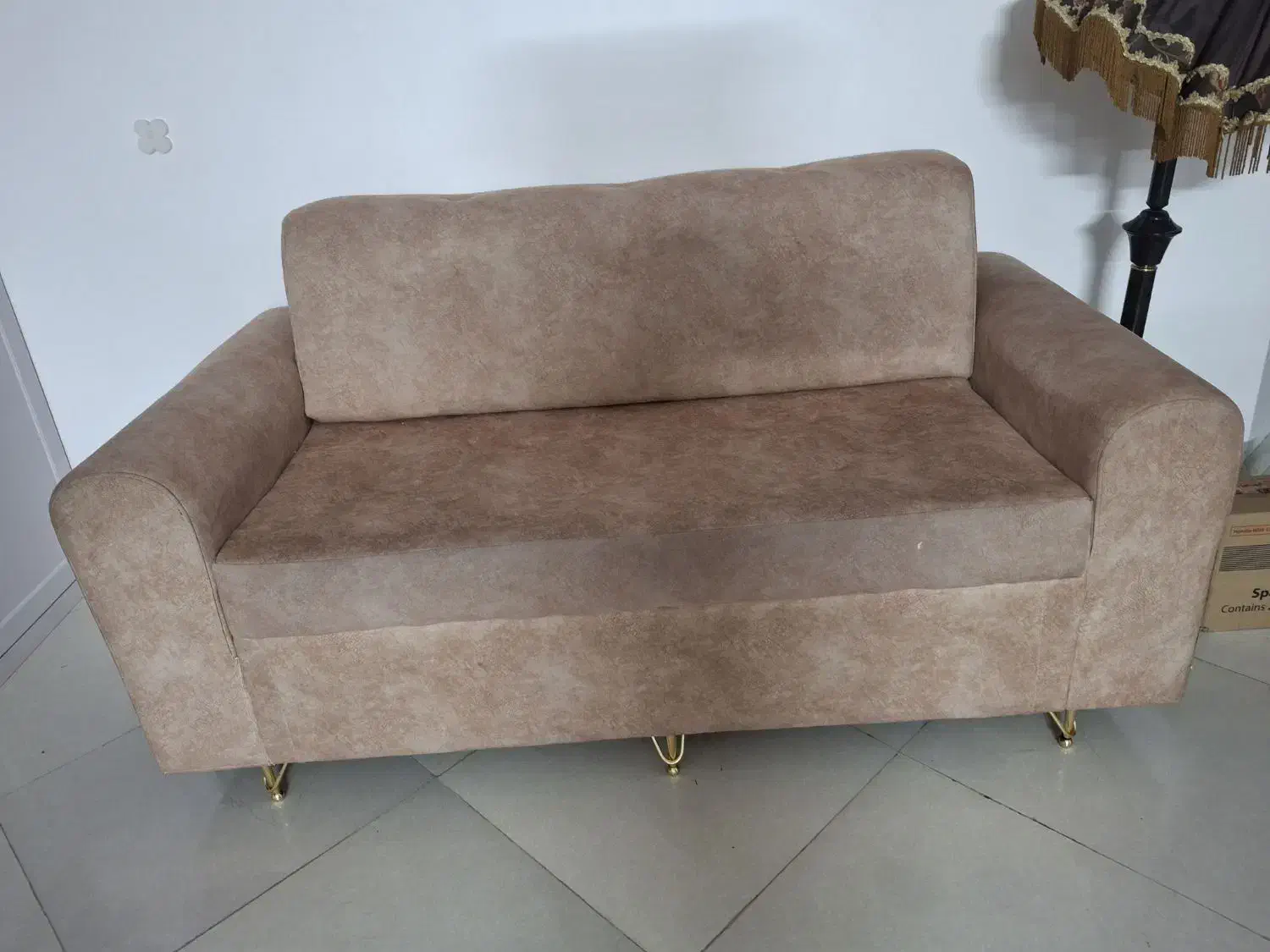 مبل ۸نفره|مبلمان خانگی و میز عسلی|قم, باغ کرباسی|دیوار