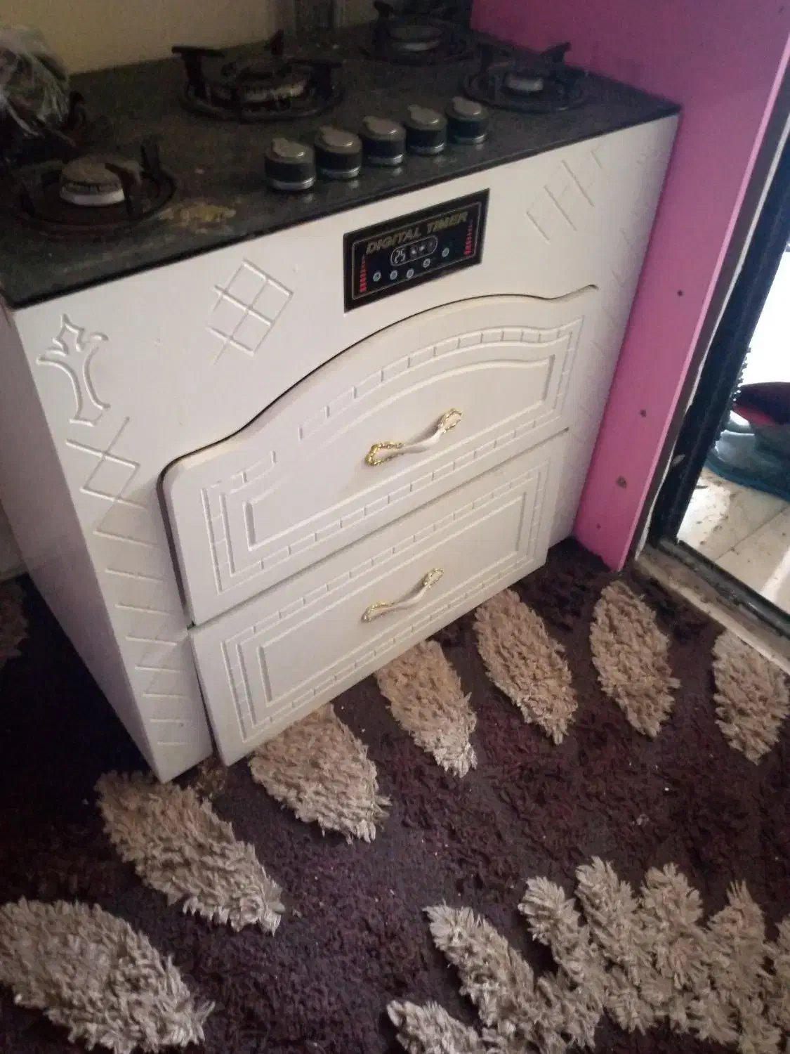 سه قلم وسایل خانه بخاطر کمبود جا|فرش|لاهیجان, لیالستان|دیوار