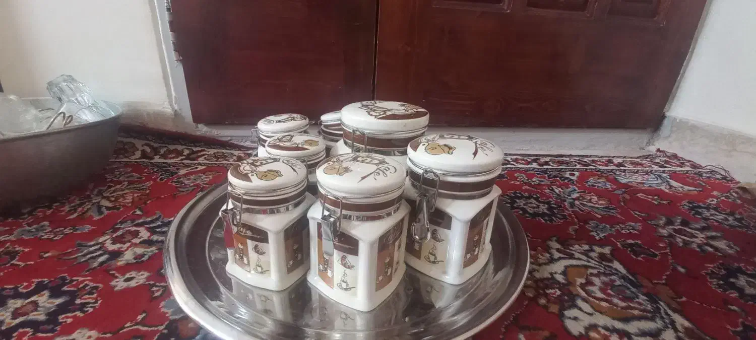 جا ادویه|ظروف پخت‌وپز|تهران, قیام|دیوار