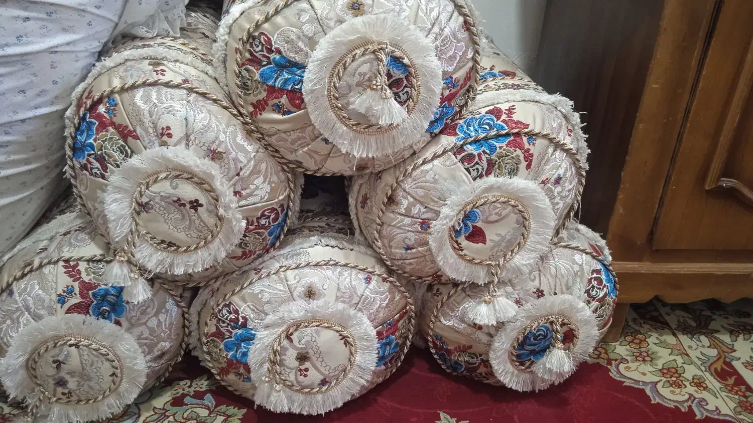 بالش|رختخواب، بالش، پتو|یاسوج, |دیوار