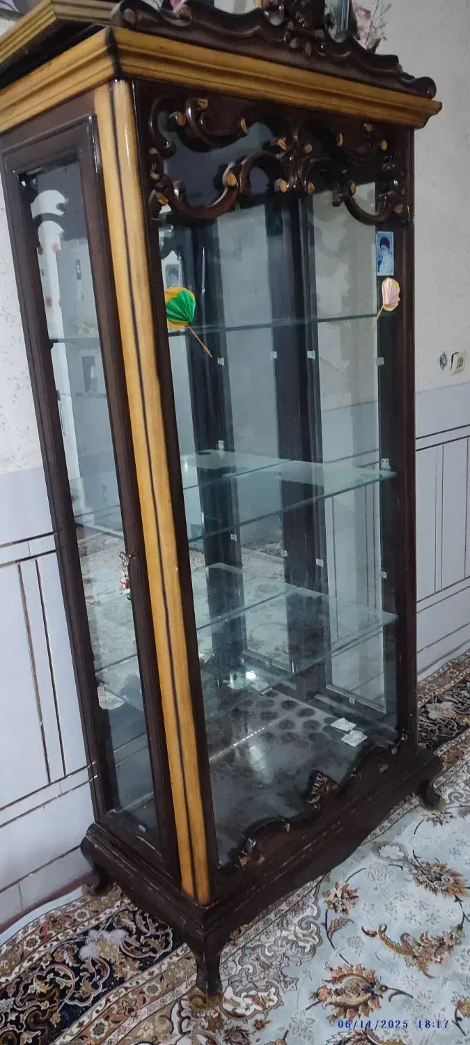 فروش فوری ویترین چوبی|بوفه، ویترین، کنسول|خمینیشهر, |دیوار