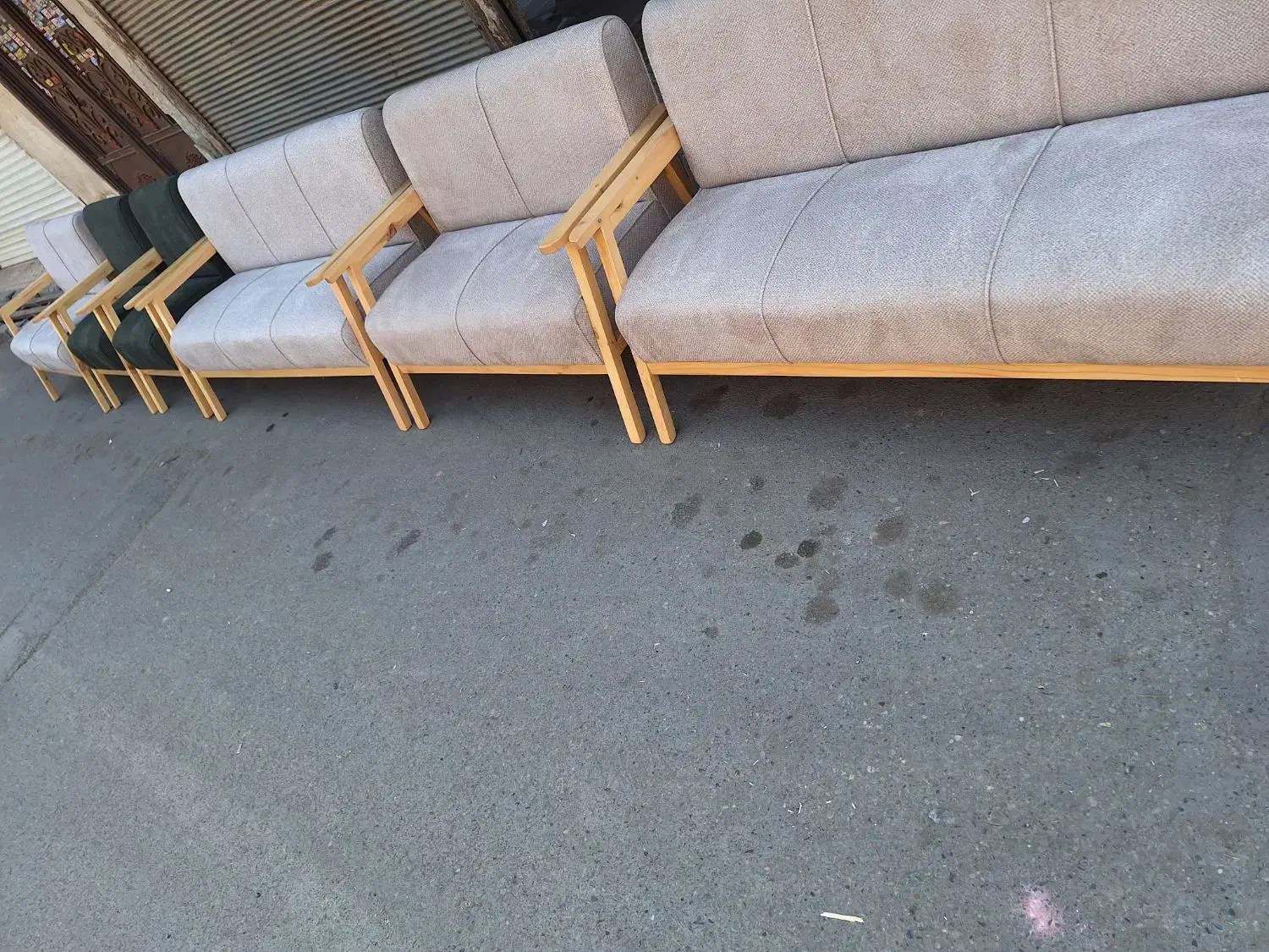 مبل مینی‌مال دسته چوبی کم جا|مبلمان خانگی و میز عسلی|تهران, خلازیر|دیوار