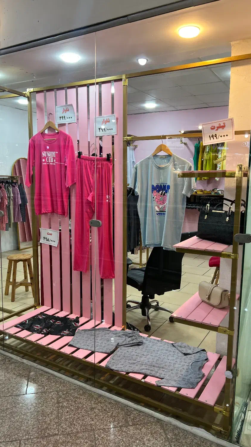 دکور پوشاک زنانه|فروشگاه و مغازه|چالوس, |دیوار