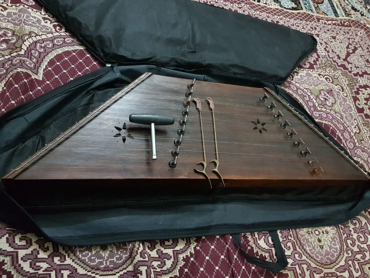 سنتور|سازهای سنتی|سراب, |دیوار