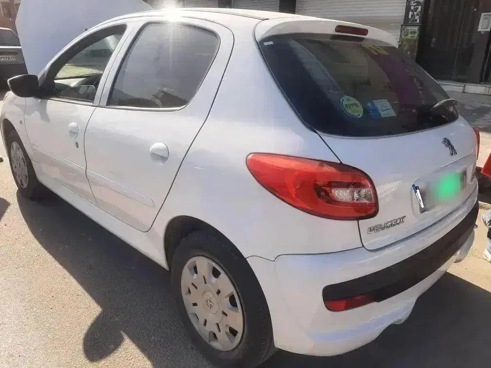 ۲۰۷ سقف فلز مدل ۱۴۰۲ تمیز و خانگی|خودرو سواری و وانت|جهرم, |دیوار