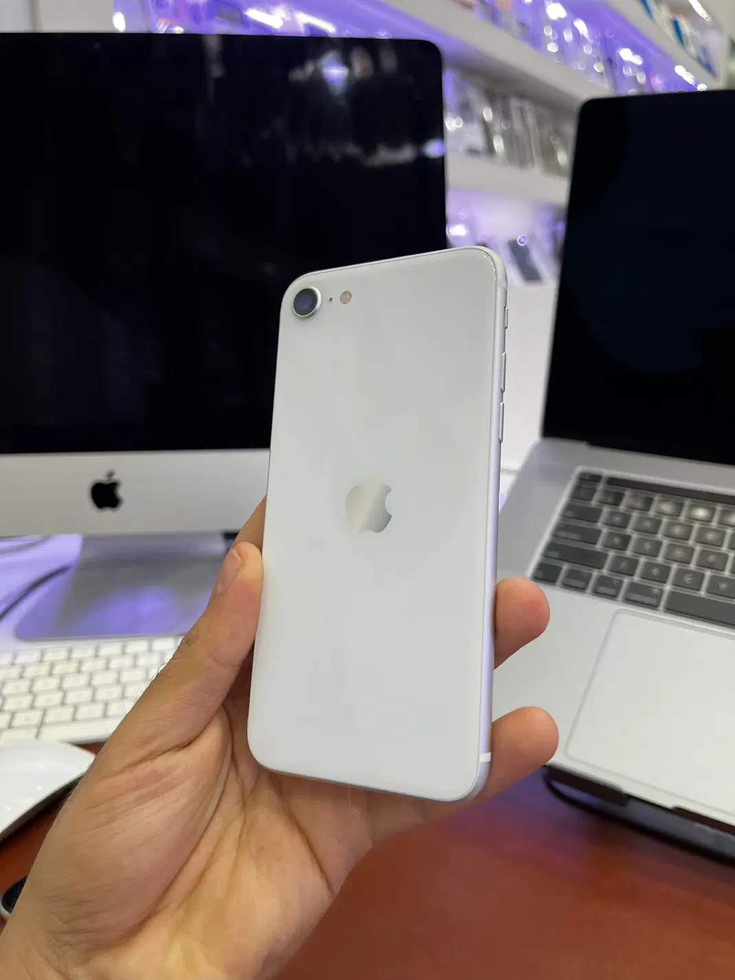 iPhone SE 2020|موبایل|میبد, |دیوار