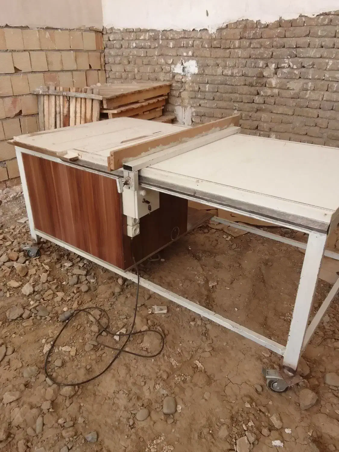 دستگاه برش دست ساز|ابزارآلات|ارومیه, |دیوار