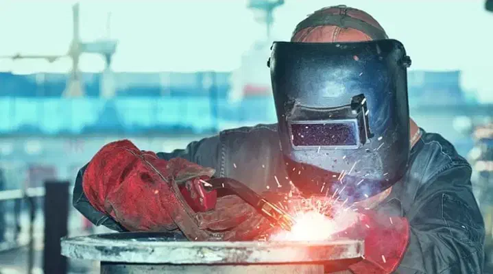 کمک جوشکار|استخدام صنعتی، فنی، مهندسی|تهران, فتح|دیوار